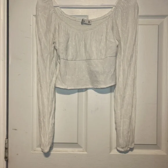 HOLLISTER - Picture 2 of 6